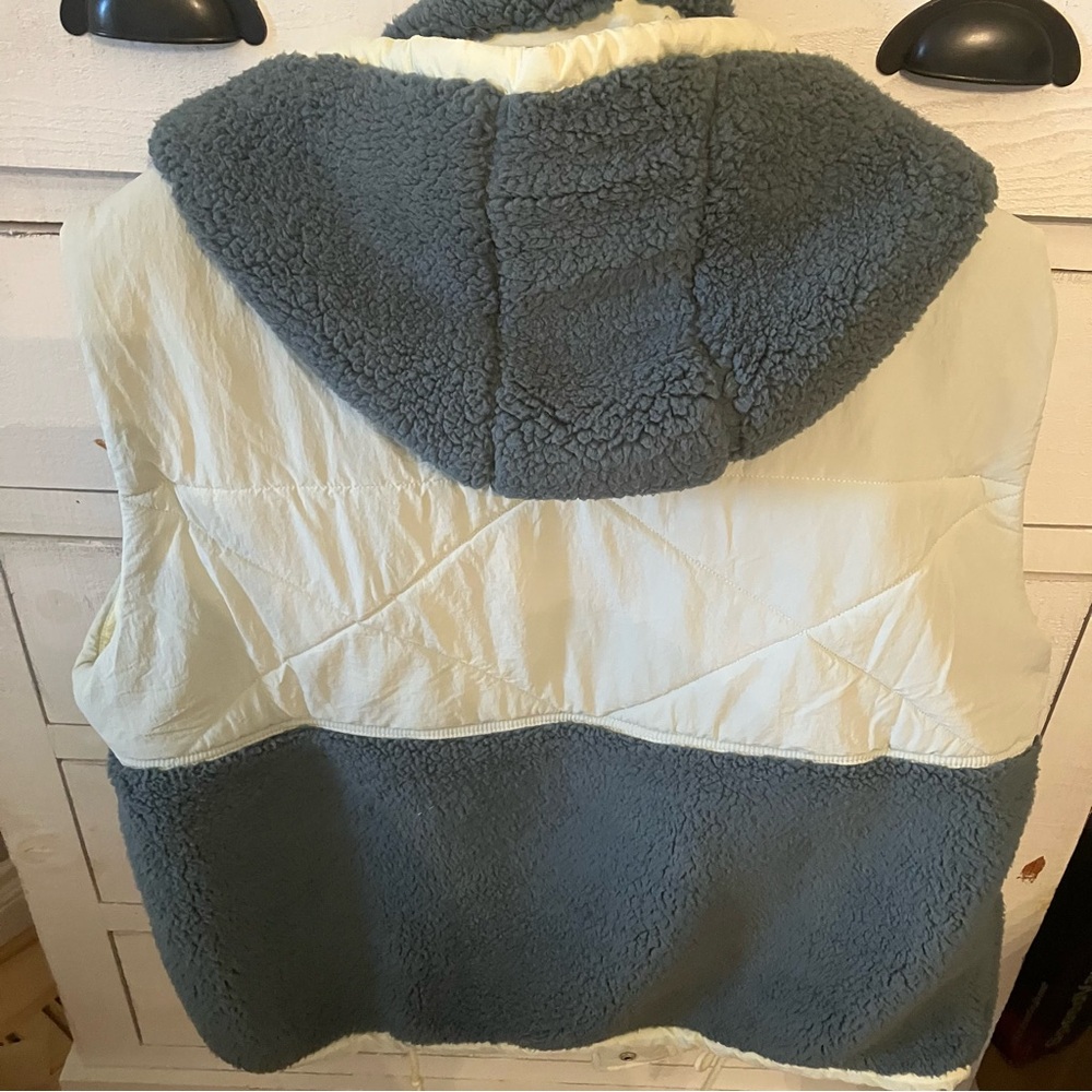Free People Adventure Awaits fleece hooded vest - Picture 6 of 12